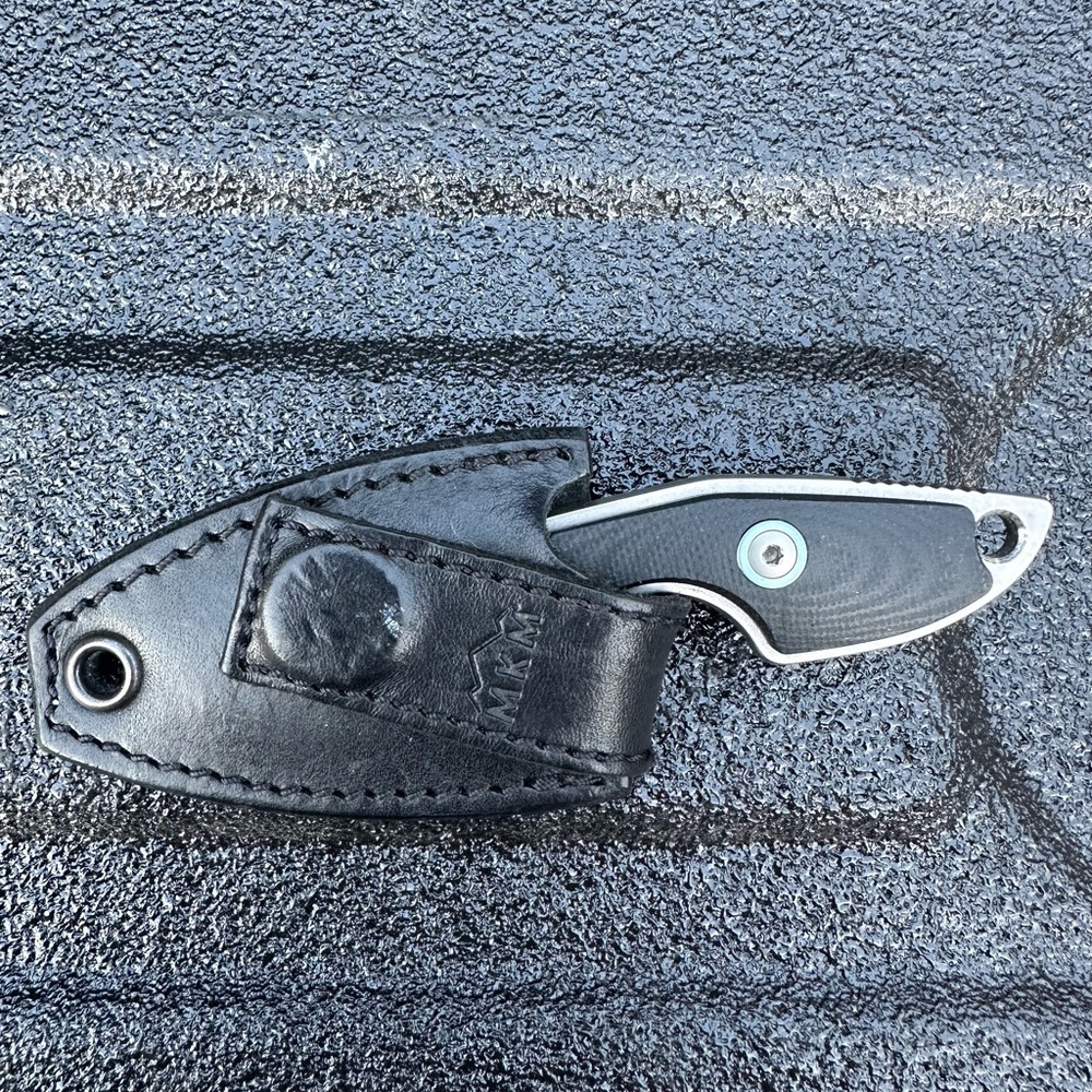 Fixed blade